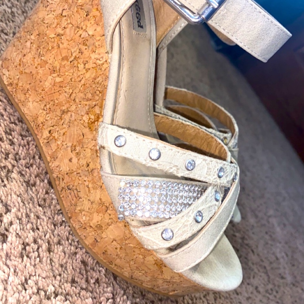 Wedge heels